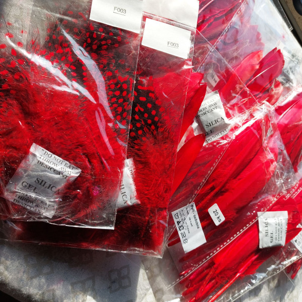 200 Federn Rot Abverkauf