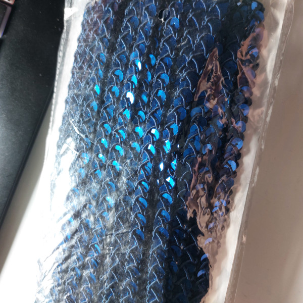 18m Paillettenborte Posament Band 9mm Blau