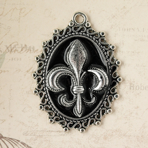 Metallanhänger Amulett Lilie