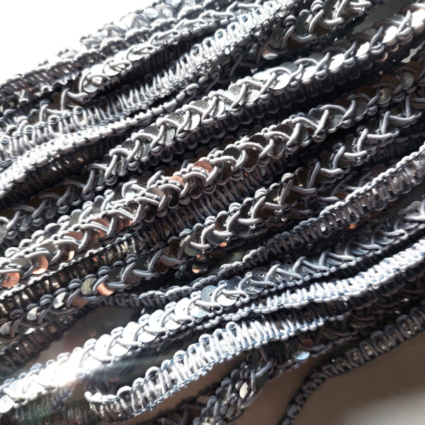 8m Paillettenborte Posament Band 9mm Silber
