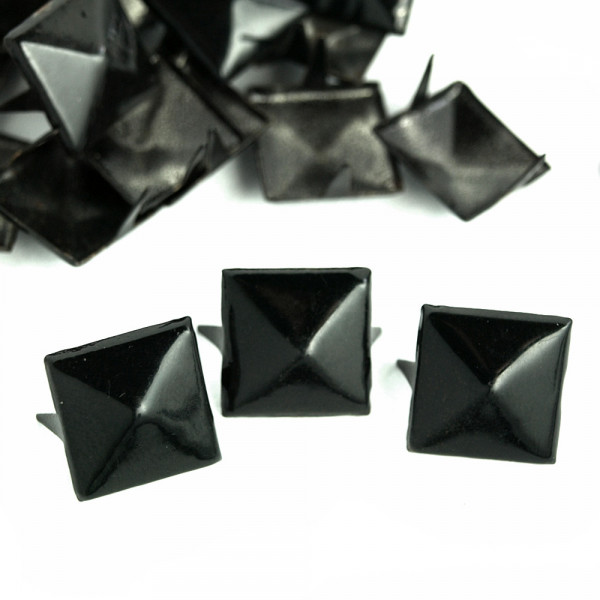Nieten Pyramidennieten Farbe schwarz Großhandel im Paket kaufen