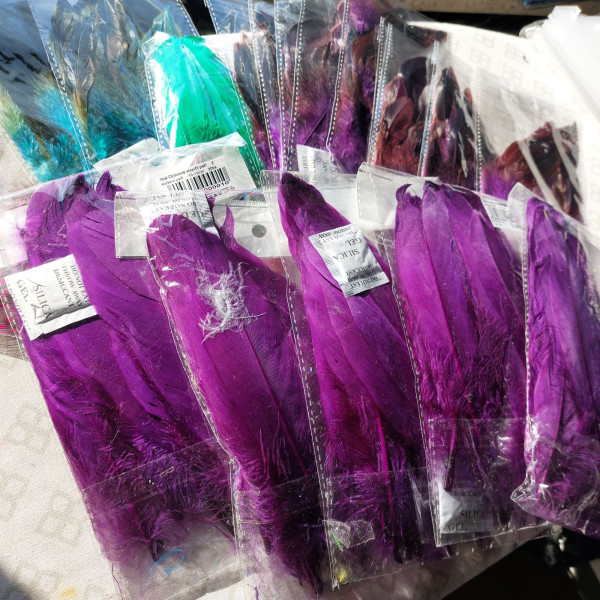 380 Federn Lila Abverkauf