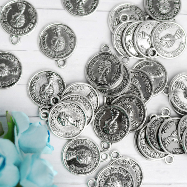 10 Münzen Charms Elisabeth 12mm